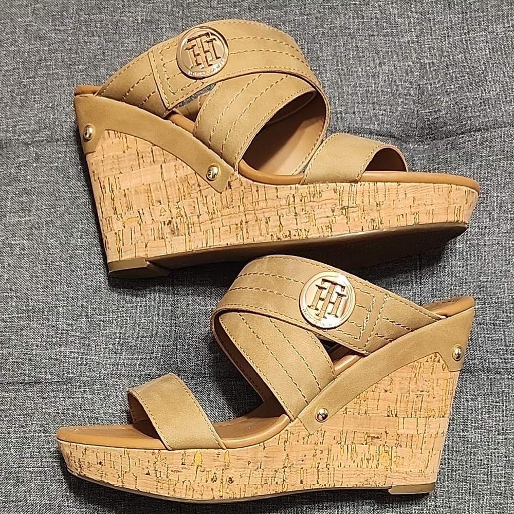Tommy Hilfiger Women's Tan Sandals - Picture 3 of 6